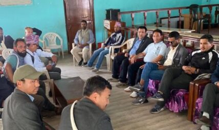 आकस्मिक छलफलमा जुट्यो विद्यालय कर्मचारी परिषद्