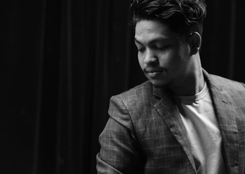 सर्जक नबिनबाबु विश्वकर्माका केहि तस्विरहरु